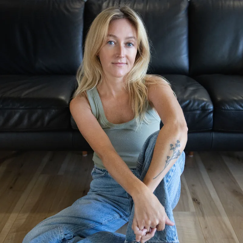 Julie Bourgeois, Massothérapeute